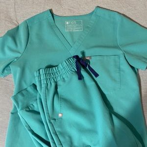 Figs Scrub Set